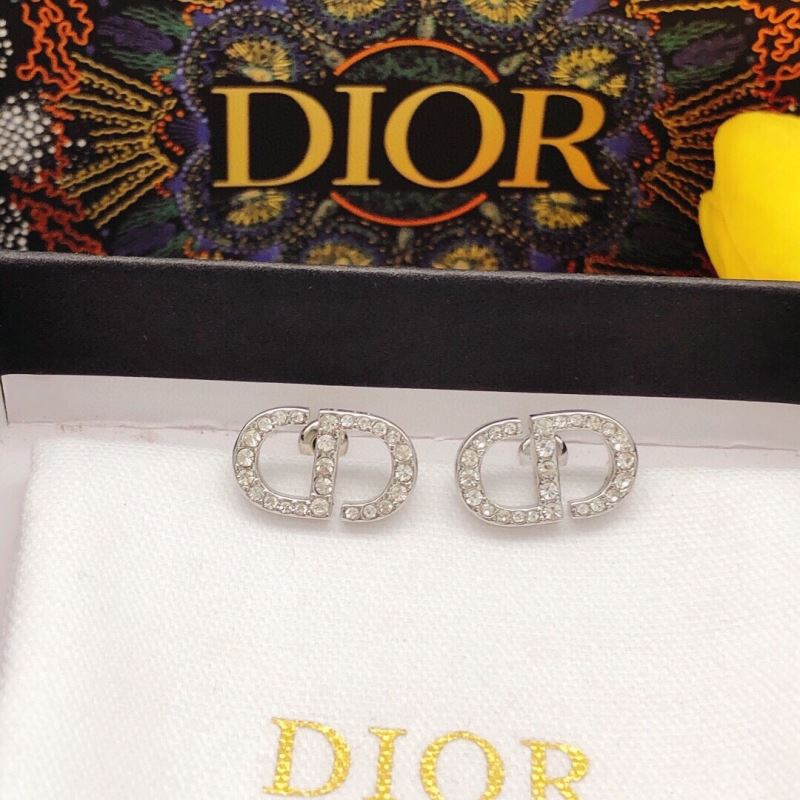 CHRISTIAN DIOR